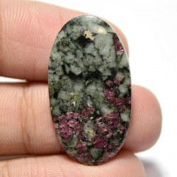 Eudialyte Kabaşon